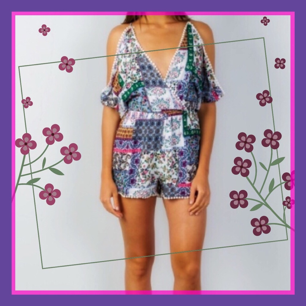 ♥️NWT COLD- SHOULDER POM POM ROMPER - Picture 2 of 5